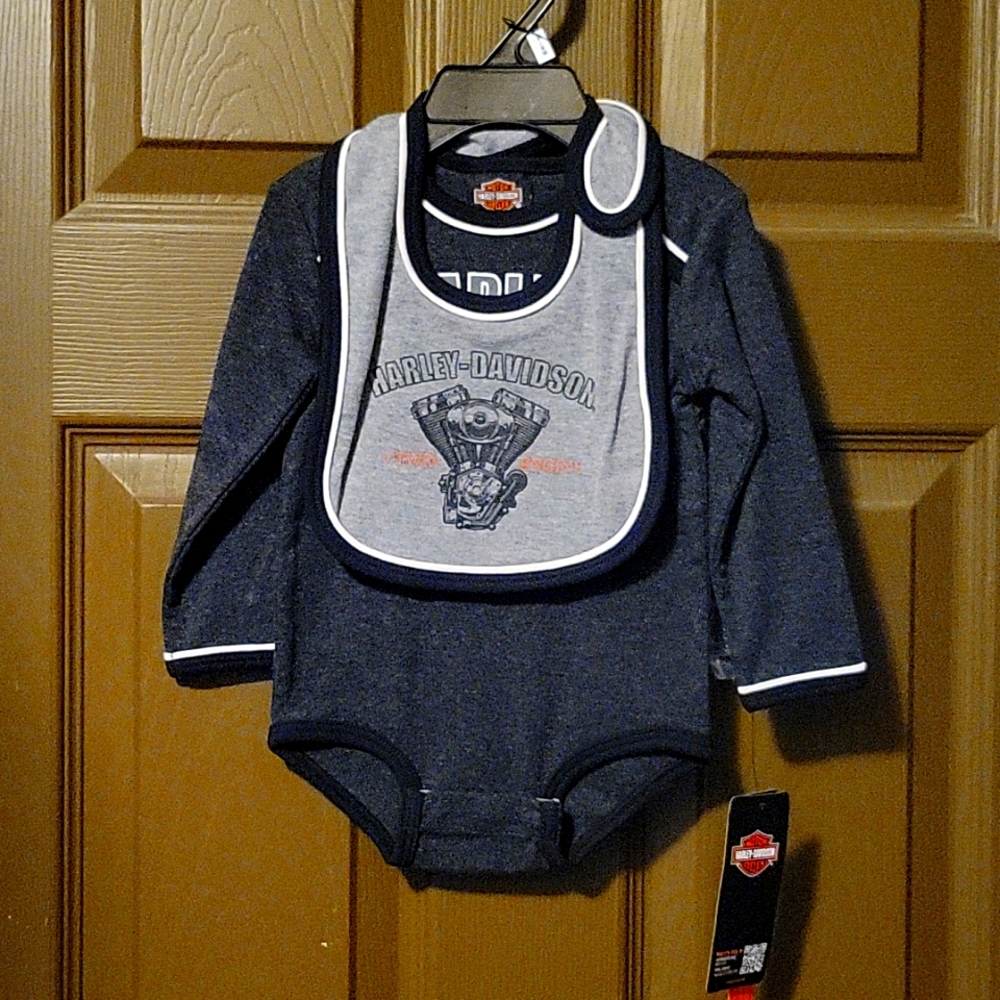 NWT Harley Davidson onesie with matching bib